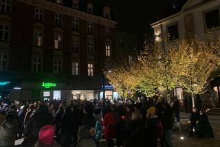 Na ulicach Katowic pojawiły się tłumy. Protestujący szli pod hasłem: Ani jednej więcej [ZDJĘCIA]