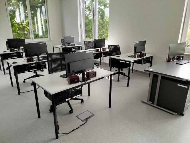 W budynku BCU nr 2 w Siedlcach znajduje się duża hala i 11 sal szkoleniowych, które zostały bardzo nowocześnie wyposażone.