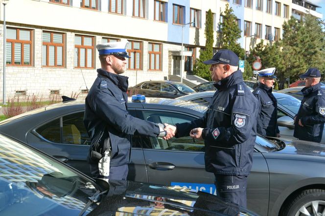 Nowe nieoznakowane radiowozy policji