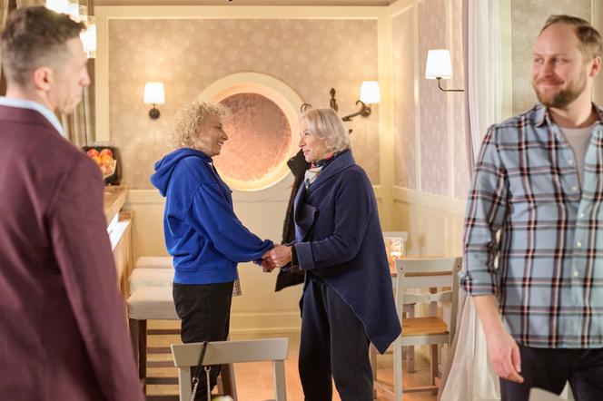 Na Wspólnej odc. 3610: Paweł (Grzegorz Kwiecień), Beata (Katarzyna Ptasińska), Emil (Piotr Ligienza), Maria (Bożena Dykiel)