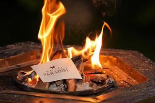 Hotel Paradise 9: to on zniszczy życie dziewczyn? Bartek nie dorastał mu do pięt