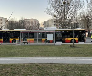 Tragiczne potrącenie w Warszawie. 16-latka została wciągnięta pod autobus. Wstrząsające szczegóły 