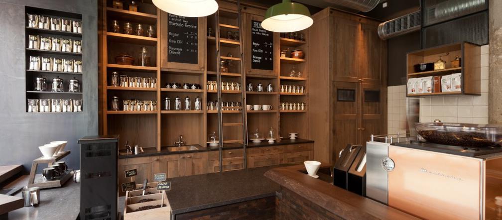 Wnętrze kawiarni Starbucks we Wrocławiu