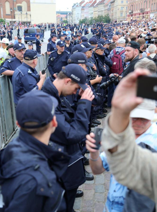 kontrmanifestacja miesięcznica