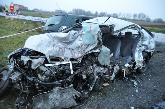 Straszny wypadek na Lubelszczyźnie! Auto zostało zmiażdżone
