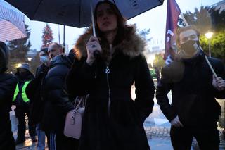 Protest przeciwko Lex Czarnek przez Sejmem. Marianna Schreiber 