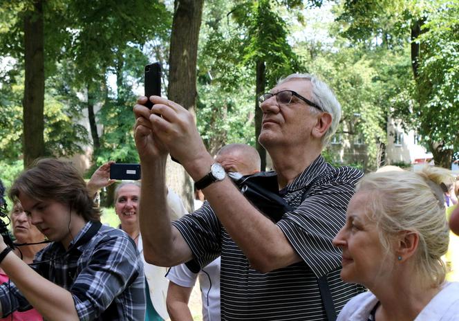 Wojciech Młynarski dostał skwer w Warszawie. Szczepkowska, Kurowska, Umer, Zborowski na uroczystości