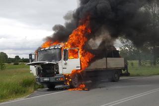 Ciężarówka w płomieniach