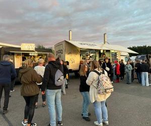 Foodtruckowe miasteczko na Openerze. Za zwykłą zapiekankę zapłacisz majątek 