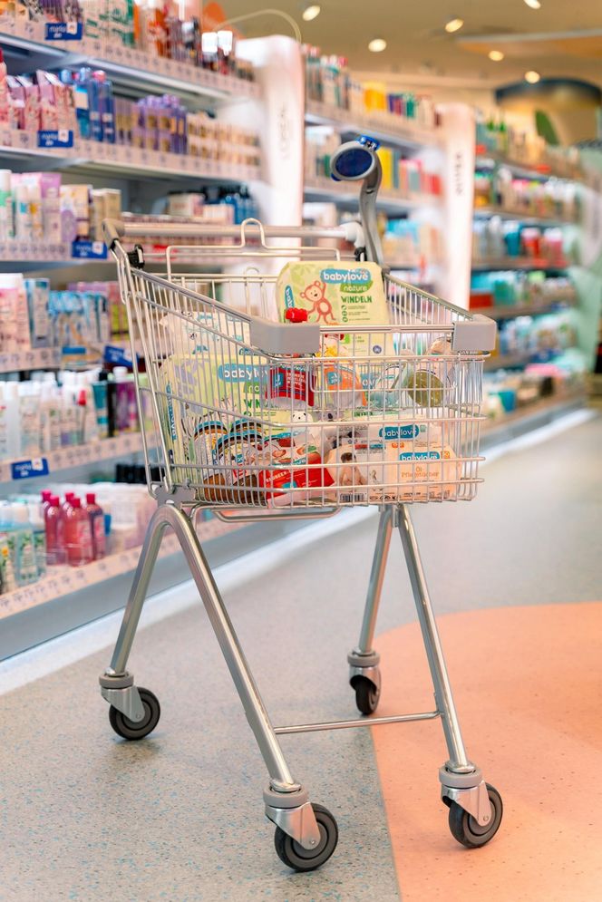 Konkurent Rossmanna otwiera kolejny sklep w Warszawie. Drogeria DM