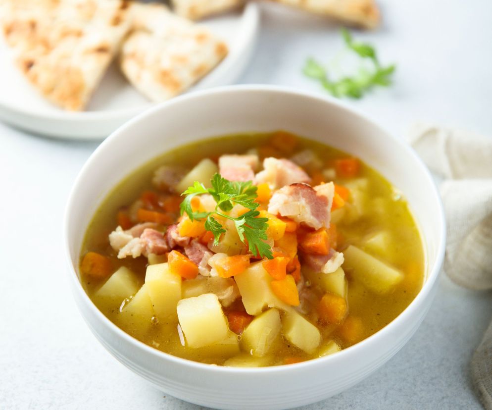 Najlepsza zupa zacierkowa mojej babci - wersja uproszczona, z gotowymi zacierkami