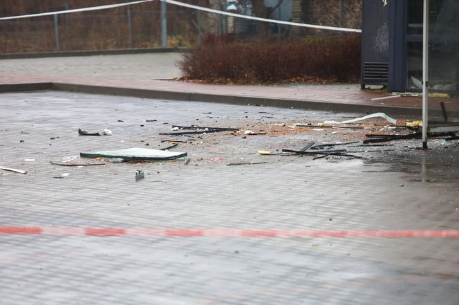 Huk, chaos i... pusta kasa! Złodzieje wysadzili bankomat i uciekli bez łupu!