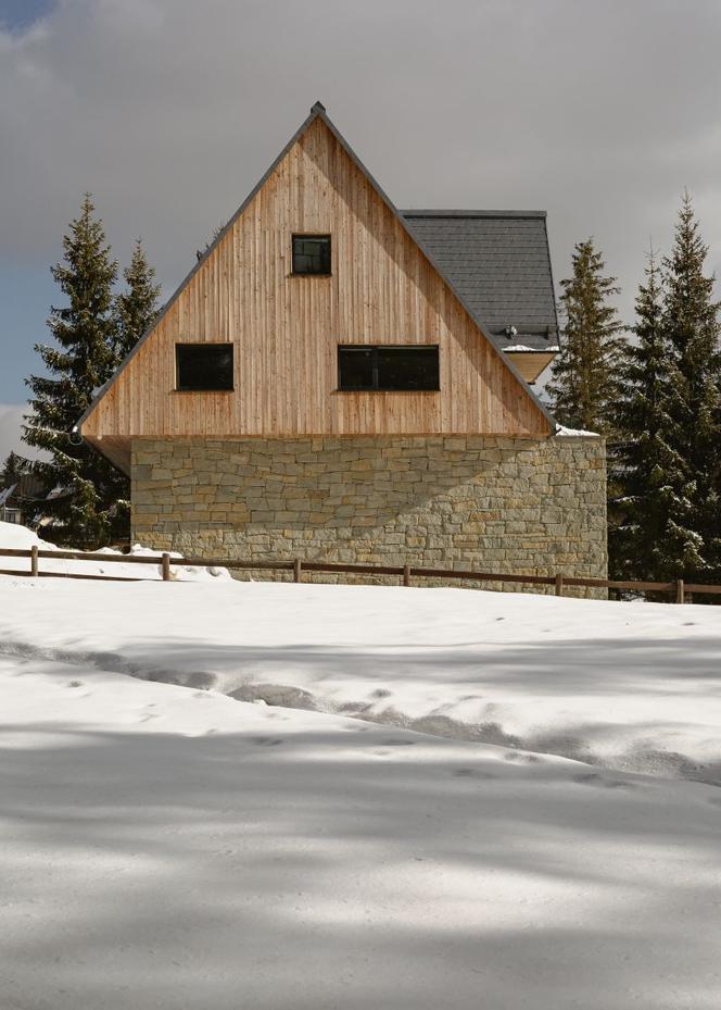 Shelter House w Kościelisku: dom w duchu tatrzańskiego schroniska