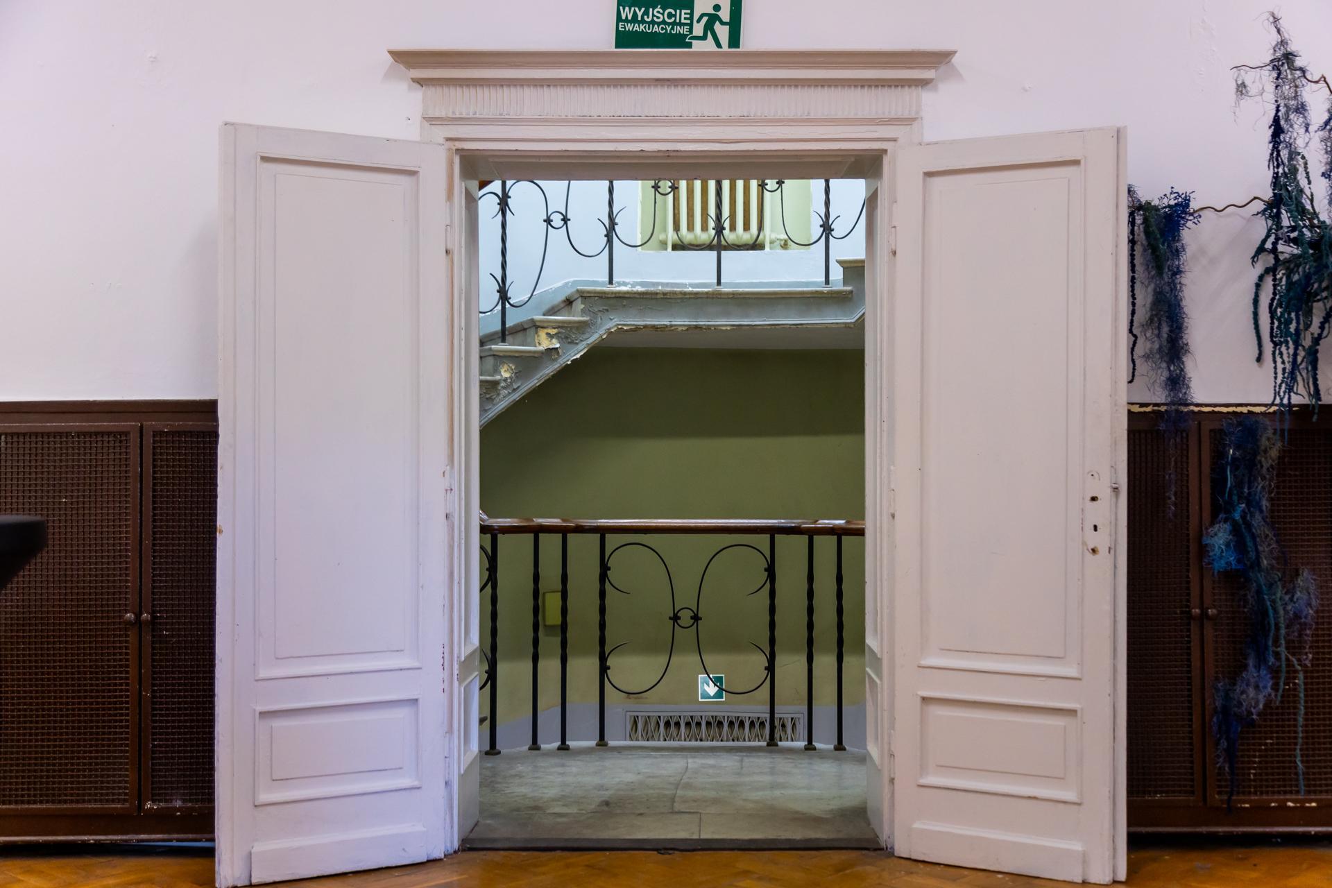 NADA Villa czyli Willa Gawrońskich w Warszawie - zdjęcia wnętrz zabytkowego pałacu i byłej ambasady