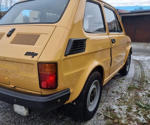 Wyjątkowy Maluch trafił do sprzedaży. To Fiat 126p z 1989 roku 