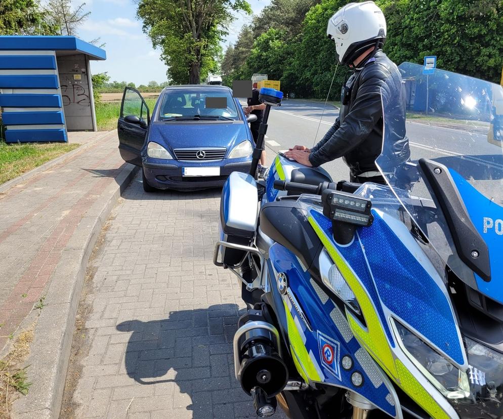 Mandat, punkty karne i sprawa przed sądem - tym zakończyła się kontrola kierowcy Mercedesa