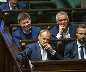 Iskrzy między Donaldem Tuskiem a Karolem Nawrockim