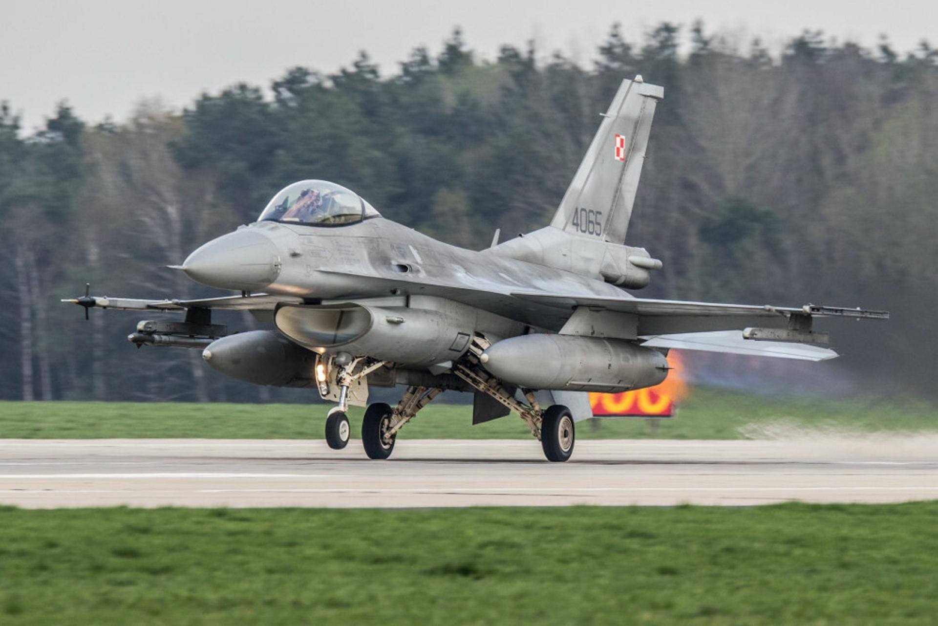 Ukraina szuka pilotów samolotów F-16. Rząd w Kijowie apeluje do innych krajów
