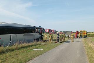 Wypadek na A4 pod Krapkowicami. Osiem osób rannych po zderzeniu autobusa i busa [ZDJĘCIA]