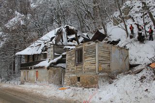 Dom Jastrzębskich - stan po zawaleniu drzewa w grudniu 2022