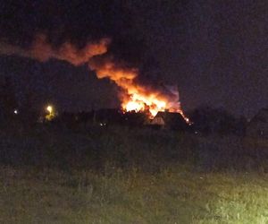 Pożar w Czeladzi. Płonie hala produkcyjna