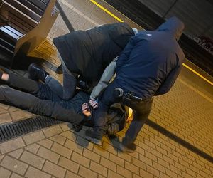 Dramatyczny pościg w Wołominie! BMW w rowie, imigranci z Afganistanu w rękach policji