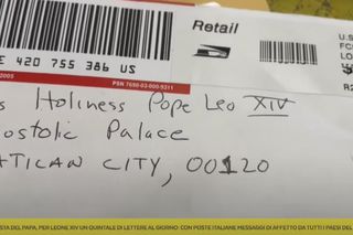 Papież tonie pod listami, dostaje ich 100 kilogramów dziennie. Dochodzą nawet bez adresu