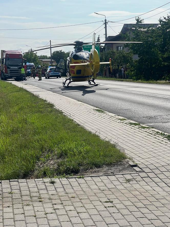 Zderzenie ciężarówki z osobówką w Świerklanach. Lądował śmigłowiec LPR