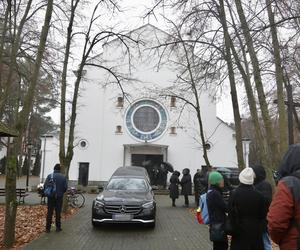 Tłumy żegnają zmarłą wicedyrektorkę Muzeum Warszawy Annę Sienkiewicz-Rogowską