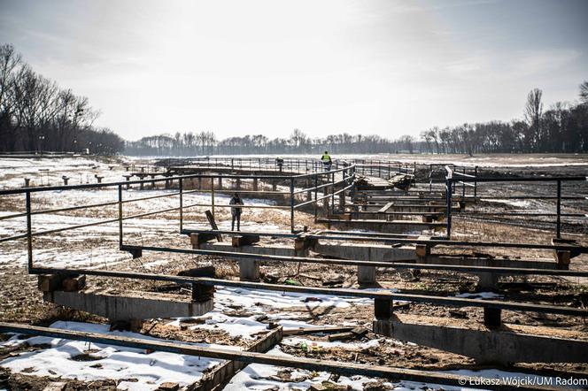 Woda wróci do zalewu jeszcze tej wiosny? Postęp prac na Borkach [FOTO]