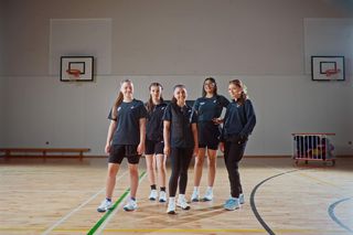 Rewolucja na lekcjach WF. ASICS chce zatrzymać dziewczęta w sporcie