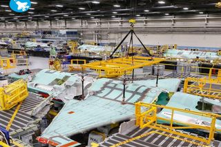 Pierwszy fiński F-35 na linii montażowej