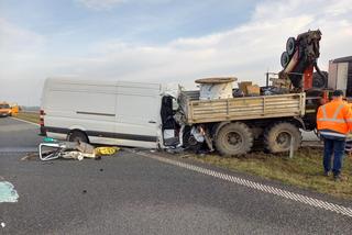 Wypadek na A1 w Kujawsko-Pomorskiem. Dwie osoby ranne - zdjęcia z miejsca zdarzenia