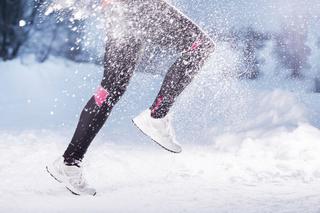 Ćwiczenia na uczucie ciężkich nóg: zimowe treningi
