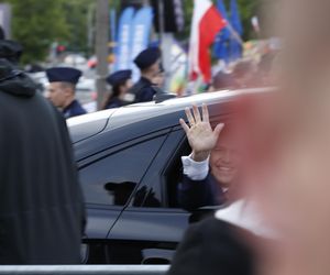 Karol Nawrocki przyjechał do TVP. Symboliczny gest i mocne wsparcie z zaplecza