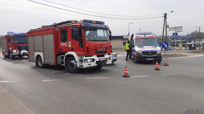 Zderzenie auta osobowego ze skuterem u zbiegu Targowej z Iłżecką