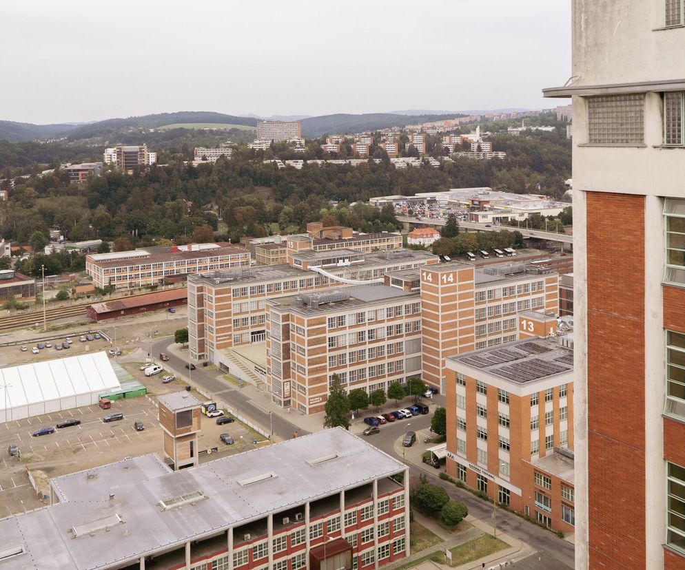 Historyczny kompleks fabryczny Baty w Zlinie. O pożarze jednego z budynków przeczytasz w serwisie Architektura.