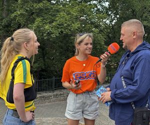Tłumy przyjezdnych i uśmiechy na twarzach. Wakacyjny patrol Eska Summer City na olsztyńskiej Starówce