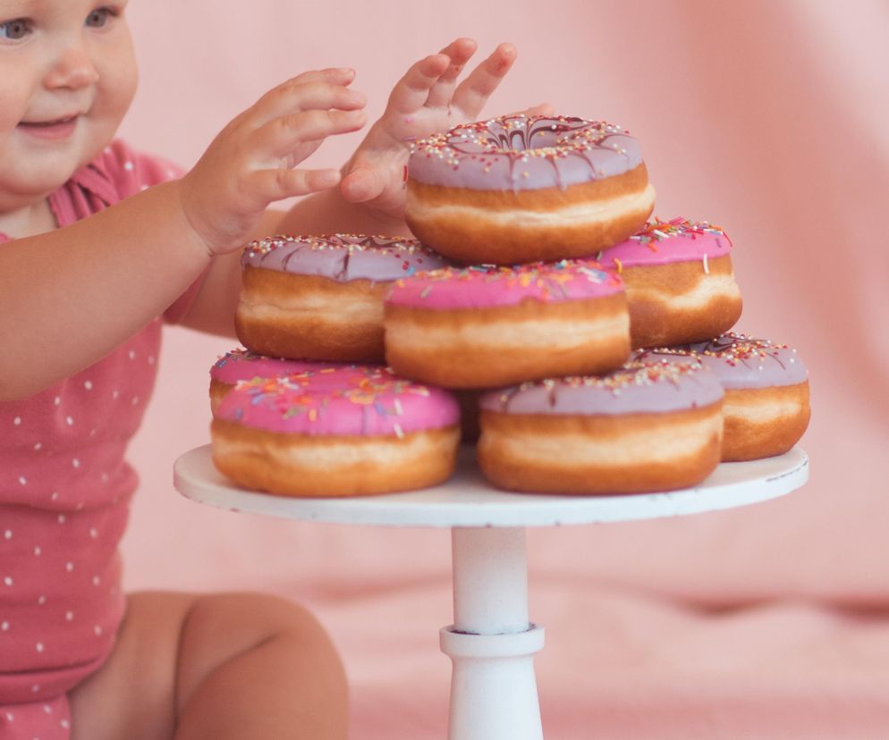 Od jednego pączka nie zachoruje? Sprawdzamy, kiedy możesz podać dziecku pączki