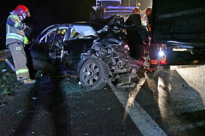 Dargobądz. Zginęła 25letnia kobieta uderzając w tył samochodu ciężarowego