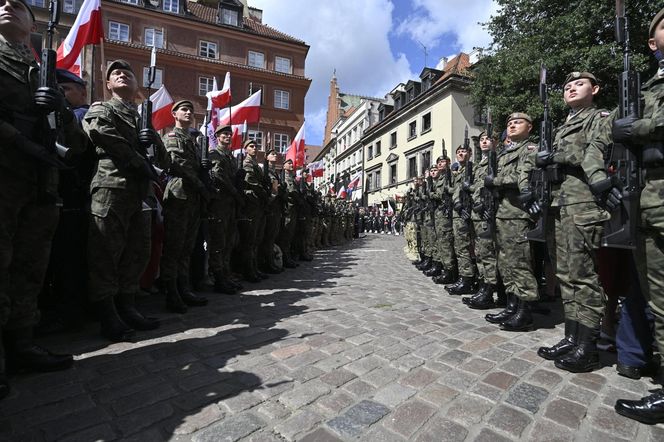  Karol Nawrocki przejmuje symboliczne zwierzchnictwo nad Orderem Orła Białego i Orderem Odrodzenia Polski