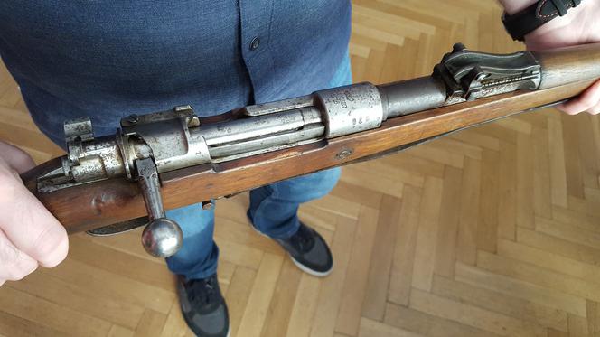 Muzeum Okręgowe w Lesznie ma nowy eksponat. To ponad stuletni karabin Mauser