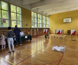 Najwyższa frekwencja w woj. mazowieckim i Warszawie. Konferencja PKW 