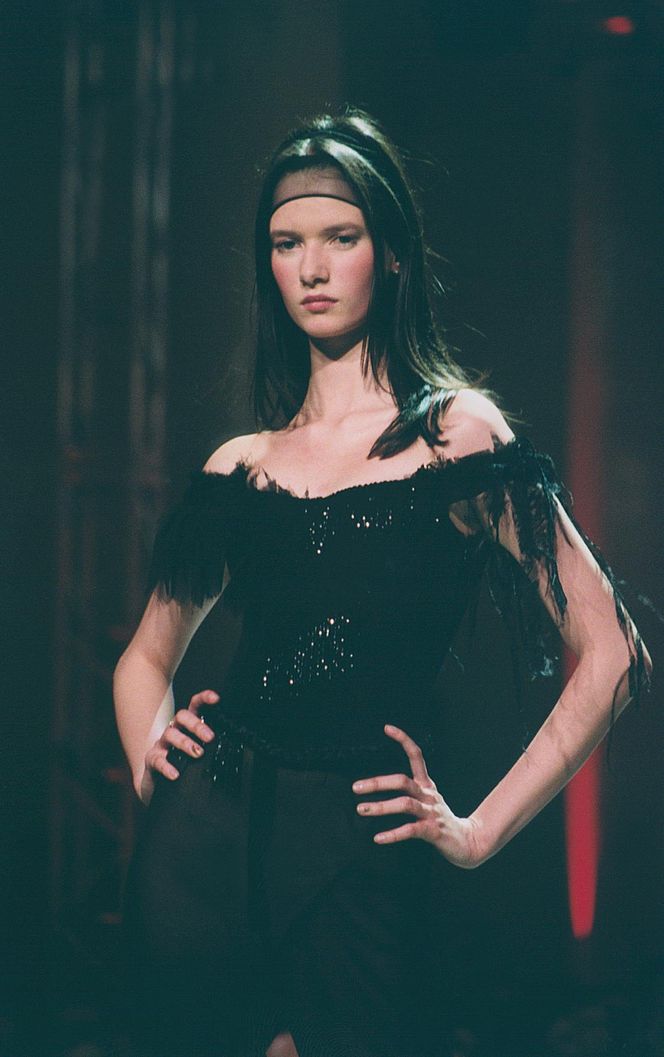 Karolina Malinowska żyła z matką i bratem w skrajnym ubóstwie. Zrządzeniem losu trafiła do modelingu
