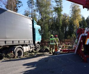 Ciężarówka zmiażdżyła auto nauki jazdy