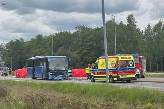 Zderzenie autokaru z osobówką na DK50 pod Mińskiem Mazowieckim