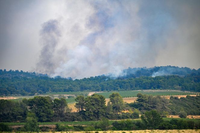Francja walczy z największym pożarem w swojej historii. Co najmniej jedna osoba nie żyje
