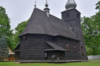 Średnia Wieś - w XV wieku ta wieś na Podkarpaciu była własnością Matiasza ze Zboisk. Jego wnuk zapoczątkował słynny ród