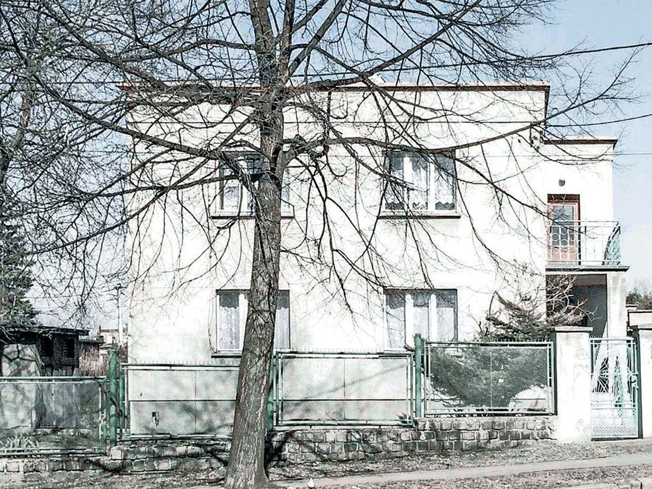 Przebudowa starego domu kostki z garażem – wyjątkowa metamorfoza