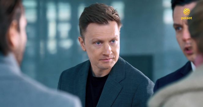 Przyjaciółki, odc. 298. Inga (Małgorzata Socha), Borys (Piotr Stramowski), Oskar Madeja (Jakub Wesołowski)